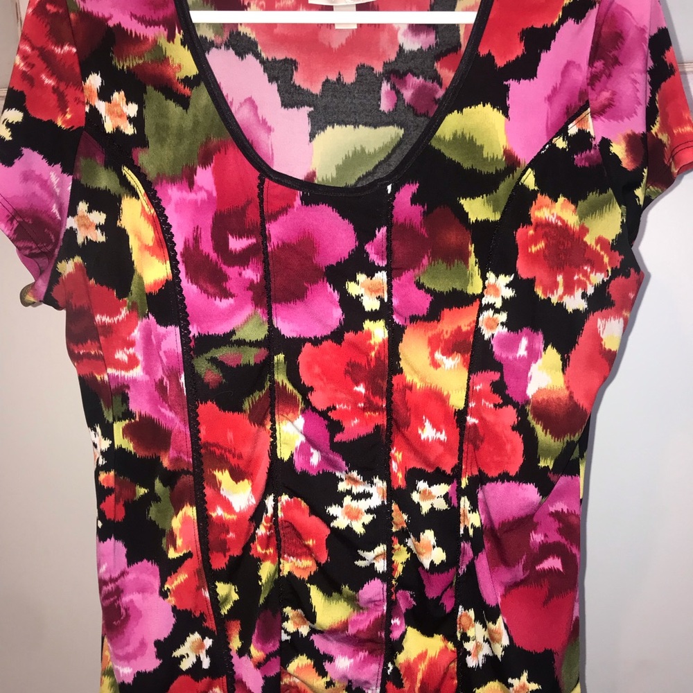 Bright flattering top!